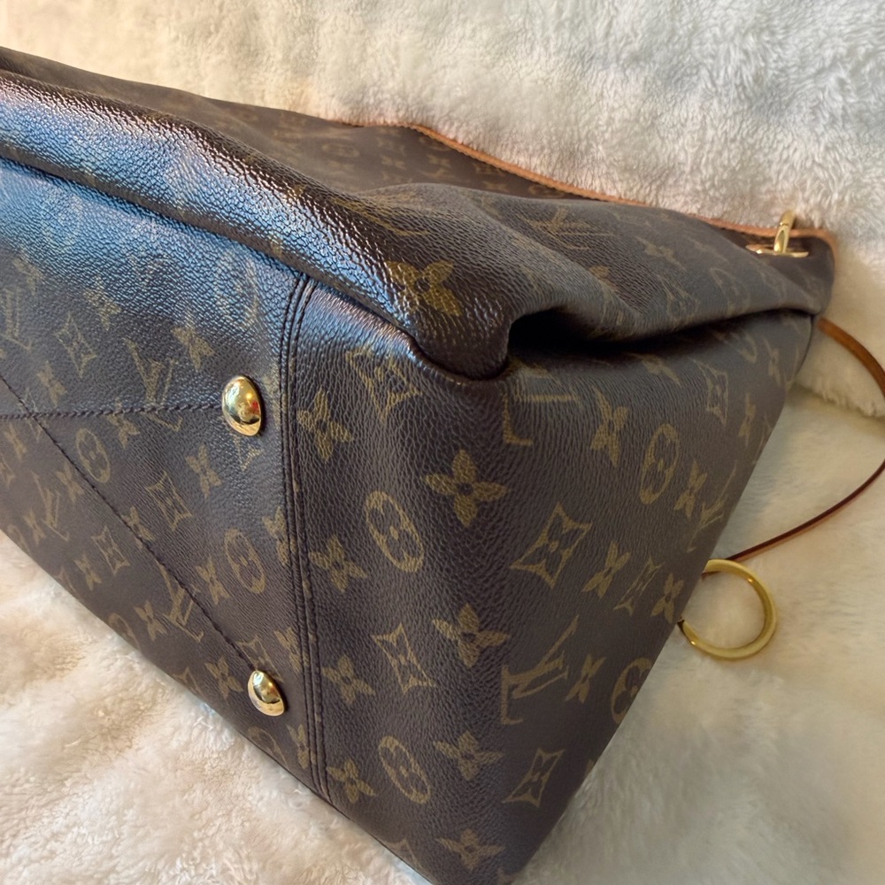 Louis Vuitton Artsy MM Classic Brown Monogram Shoulder Bag - Picture 13 of 16